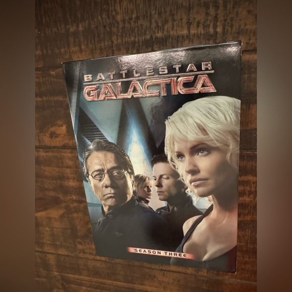 Battlestar Galactica Season Three DVD set of 6 - Picture 1 of 3